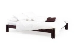 Sänky Mori, Eri Kokoja